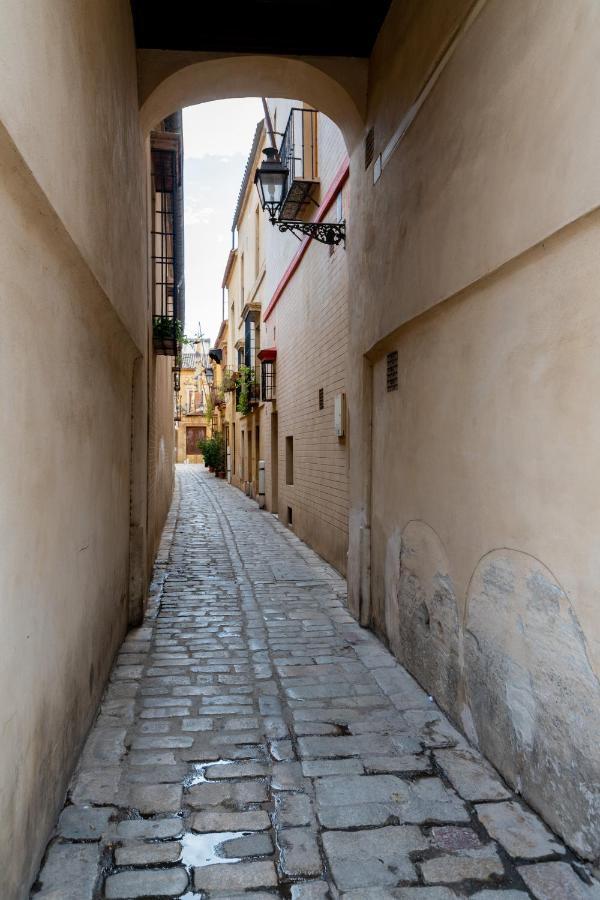 Bonito Callejon En La Juderia By Thegoodtourist Siviglia Esterno foto